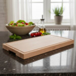 Skärbräda med handtag och spår i oljad bok – 600x300x40mm - Bild 2