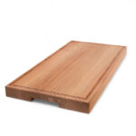 Skärbräda med handtag och spår i oljad ek – 600x300x40mm